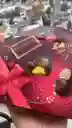 Bombones De Chocolate Chiqola En Caja Corazón – Elegancia Y Sabor En Un Solo Detalle