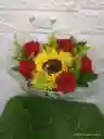Buque De Rosas En Capuchón
