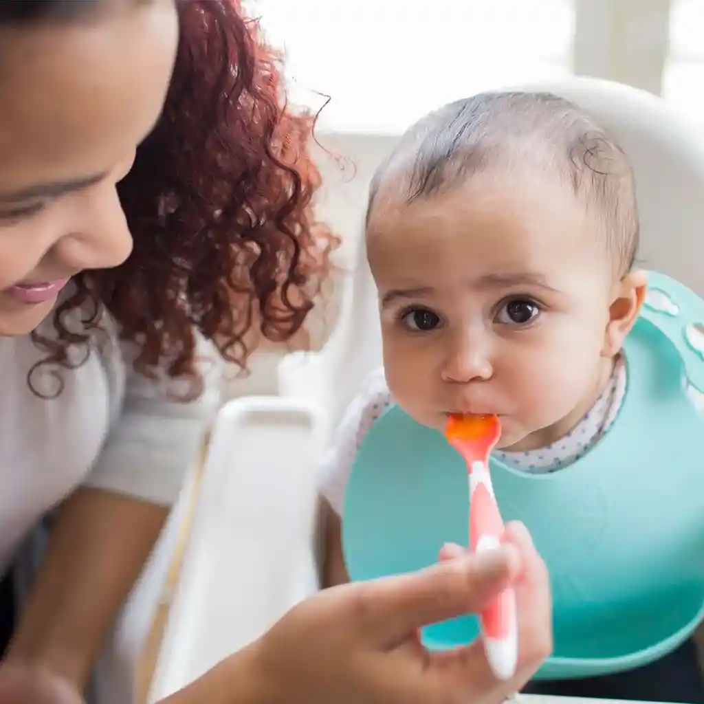 Set X4 Cucharas De Punta De Silicona Suave Multicolor, Flexible Y Poco Profunda, Hecha En Material De Calidad 100% Libre De Bpa, Mango Largo, Fácil De Limpiar - Dr Brown's