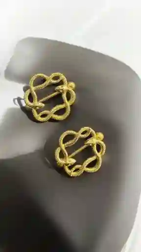 Par De Pezoneras Doradas De Serpiente