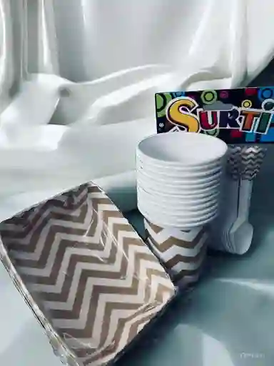 Set De Platos, Vasos Y Cucharas Con Diseño De Lineas Doradas Para Fiestas Y Piñatas