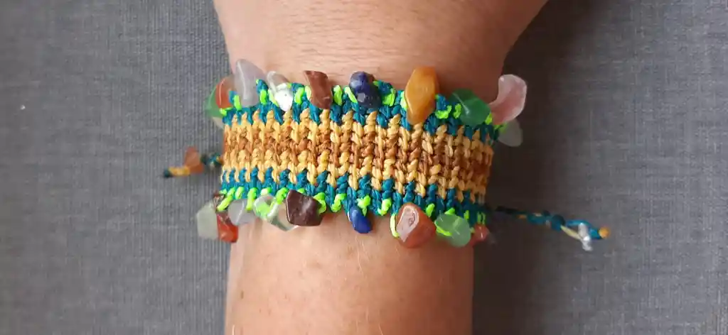 Pulsera Tejida En Macramé Camino Del Inca- Bosque Encendido Con Piedras Naturales, Ideas Para Regalar, Hecho A Mano