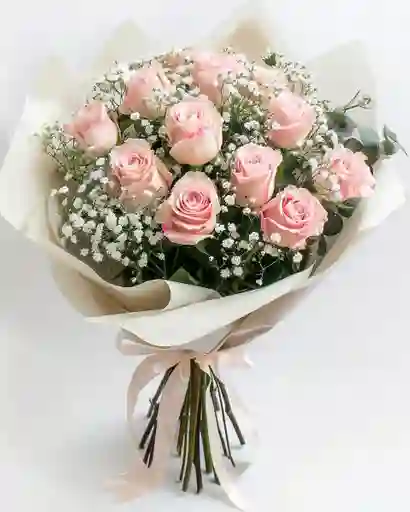 Ramo Ternura Rosado Claro – 12 Rosas Con Gypso