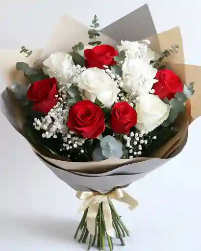 Ramo Amor Dual – 12 Rosas Rojas Y Blancas