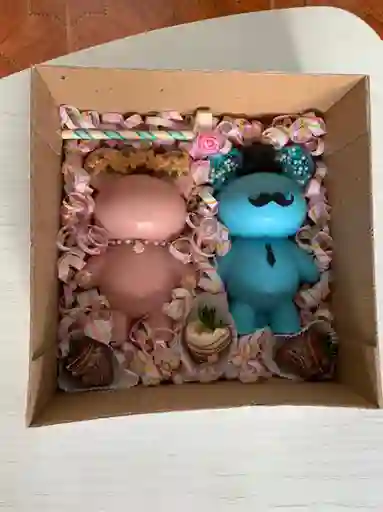 Pareja De Osos De Chocolate Rellenos De Dulces
