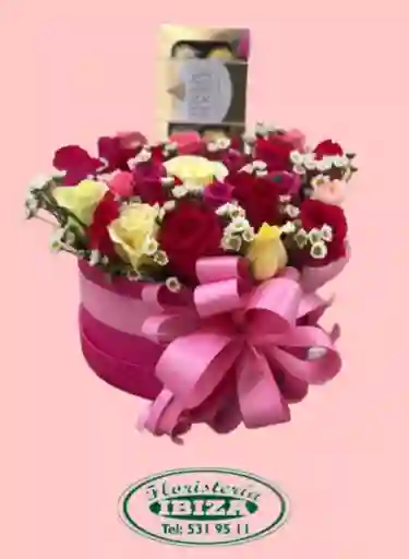 Caja De Rosas Surtidas Y Ferreros
