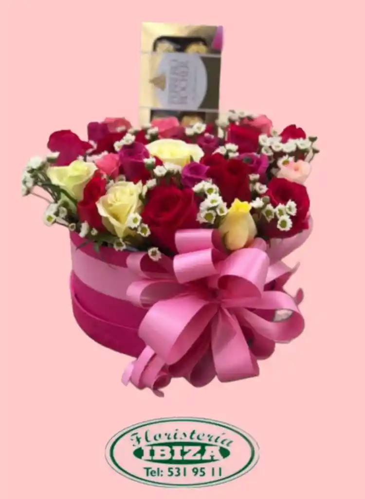 Caja De Rosas Surtidas Y Ferreros