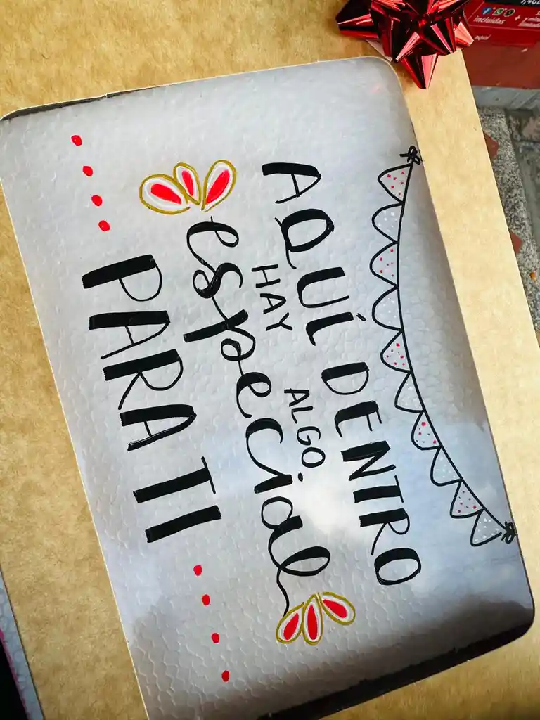 Regalo Detalle Sorpresa De Aqui Hay Algo Especial Para Ti