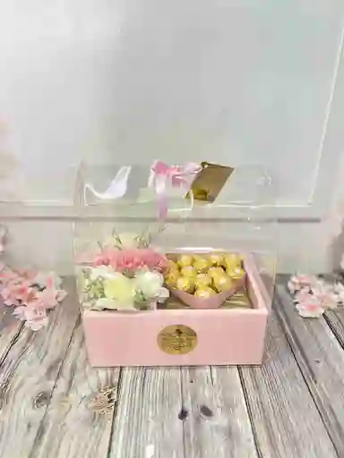 Caja Tipo Lonchera Con Claveles Y Corazón Con Ferreros