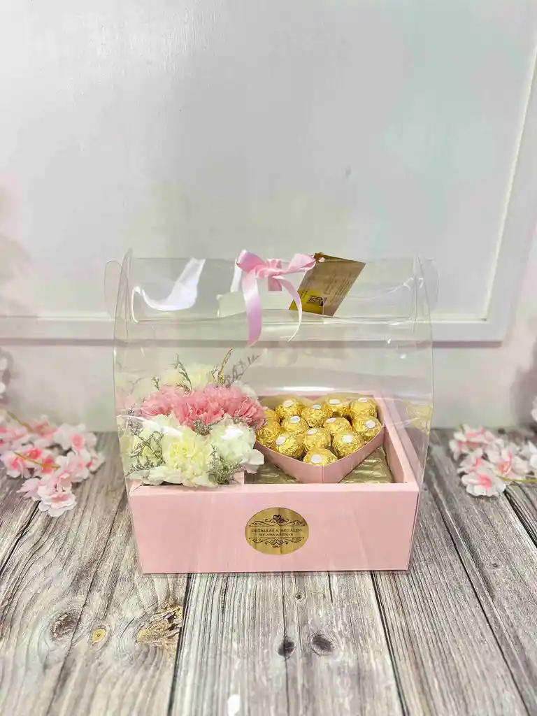 Caja Tipo Lonchera Con Claveles Y Corazón Con Ferreros