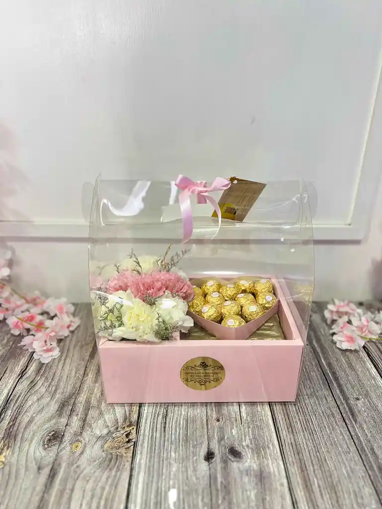 Caja Tipo Lonchera Con Claveles Y Corazón Con Ferreros