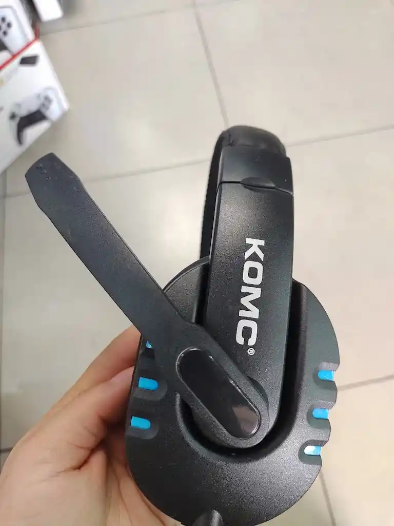 Audifonos Con Cable Diadema Negra Con Azul Komc