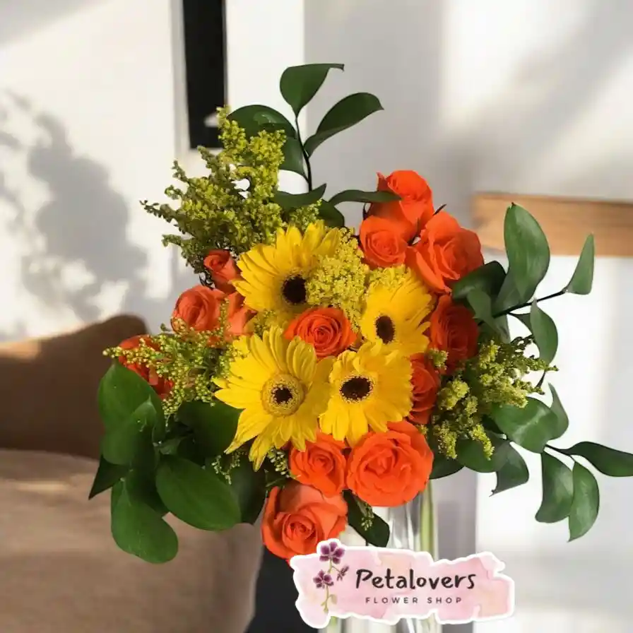 Flores 12 Rosas Naranjas + 3 Gerberas Amarilla
