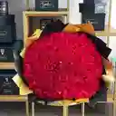«ramo Buchon» De 600 Rosas Rojas Y Corona