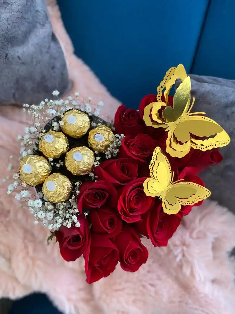 Caja De Corazón Con Rosas Y Chocolates Regalos Sorpresas Cumpleaños Dia De La Novia Dia De Amor Y Amistad Dia De La Mujer Aniversario