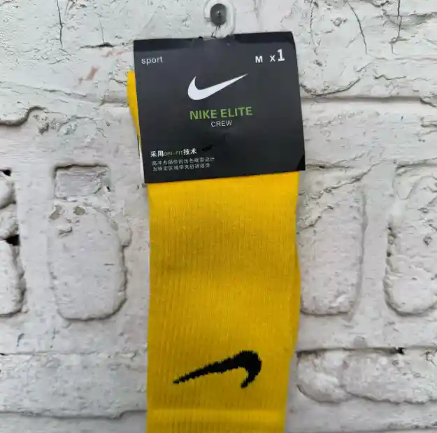 Medias Nike Largas Amarillas / Moda Y Estilo