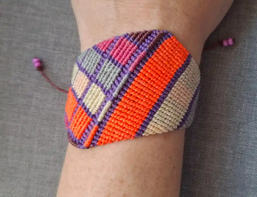 Pulsera De Macramé Geométrica/pieza Única/arte De Macramé "ocaso Elegante"