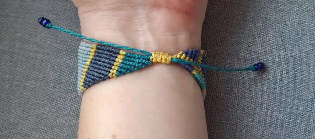 Pulsera De Macramé Geométrica/pieza Única/arte De Macramé /"geometría Azul "