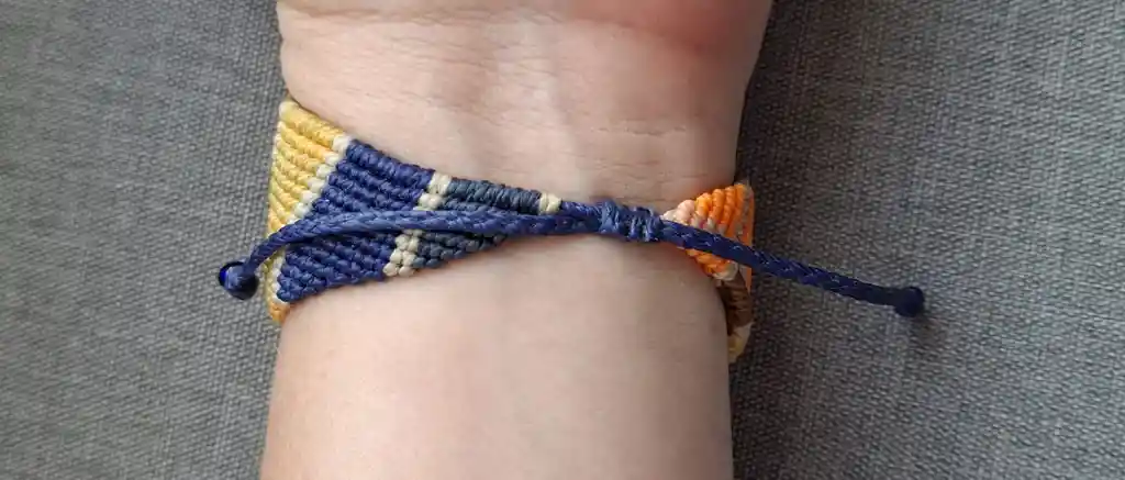 Pulsera De Macramé Geométrica/pieza Única/arte De Macramé/ "brisa Miel‑azul”