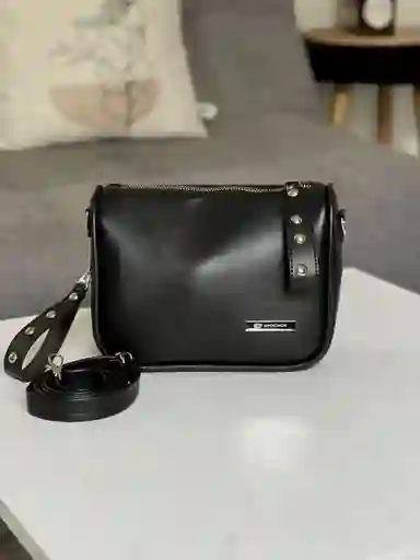 Bolso Jaziel Color Negro