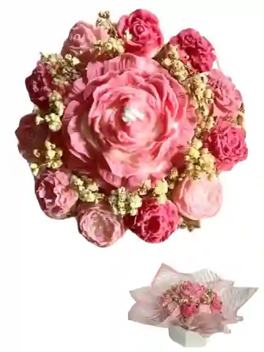 Historia De Amor - Ramo De Flores Pegonias Y Rosas En Vela - Regalos De Amor Y Amistad			