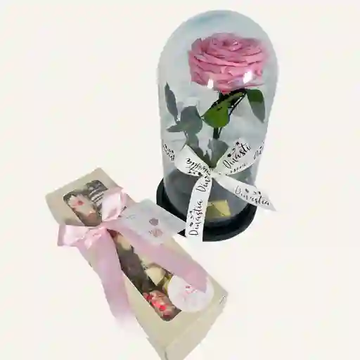Combo Rosa Preservada Blanca Premium + Caja De 8 Fresas Con Chocolate