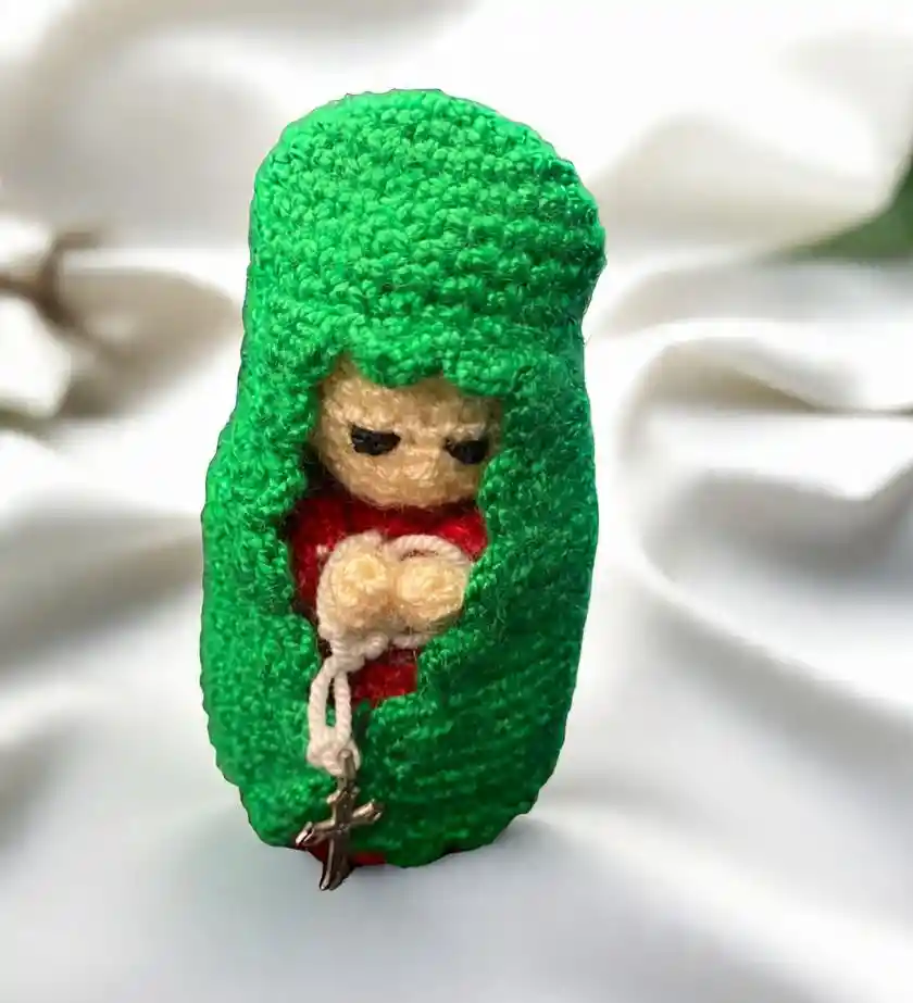 Peluche Muñeca De La Virgen Tejida En Crochet Hecha A Mano Pequeña