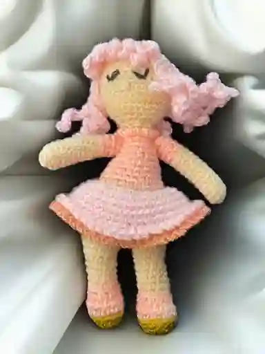 Peluche Muñeca Rosa Crochet Hecha A Mano Pequeña