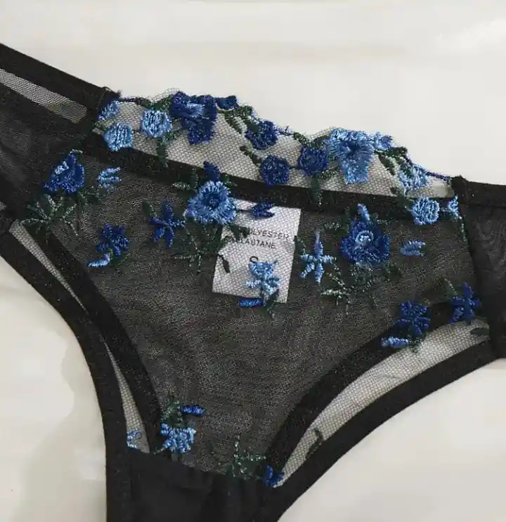 Dakota Negro Flores Azules