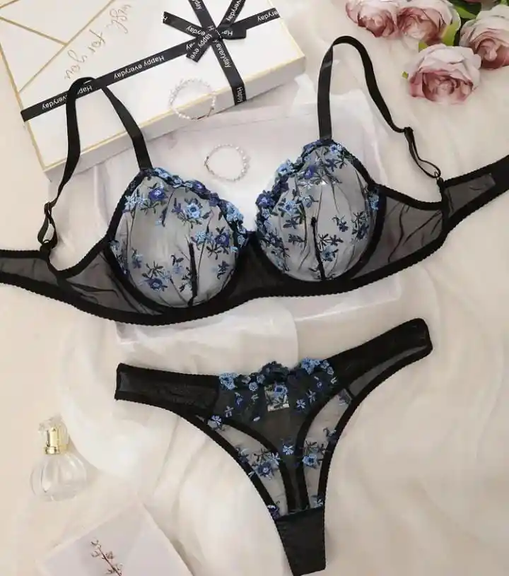 Dakota Negro Flores Azules