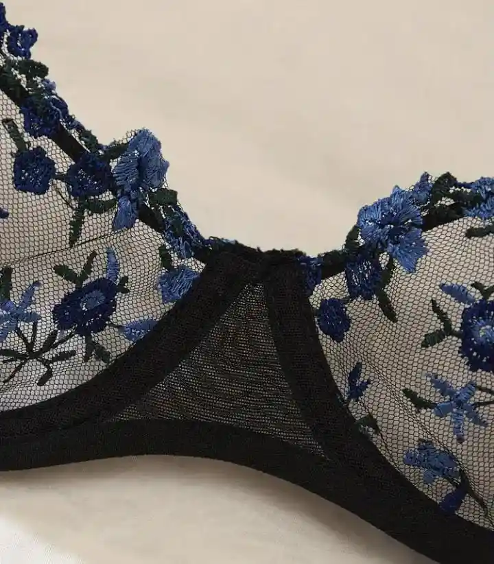 Dakota Negro Flores Azules