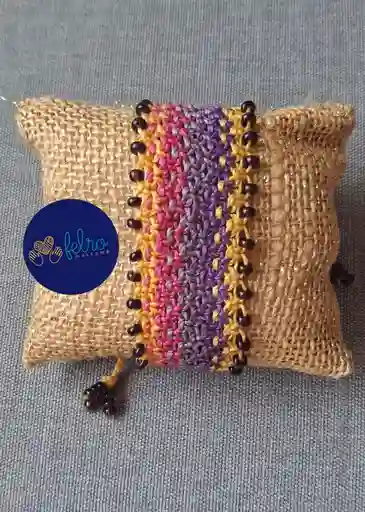 Pulsera Tejida En Macramé En Nudo Plano- Aurora Mística