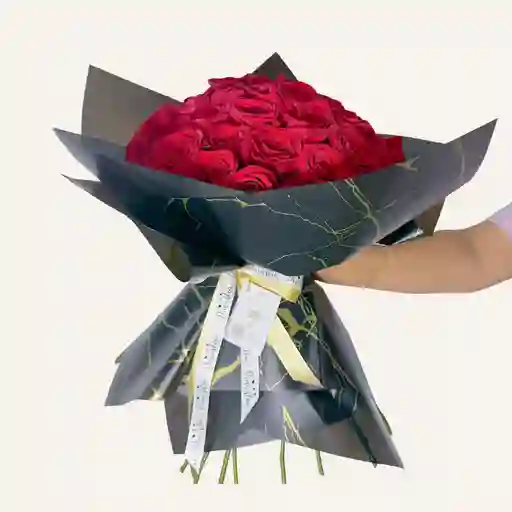 Bouquet En Espiral Rosas Rojas X 50 Tipo Expotacion Papel Negro