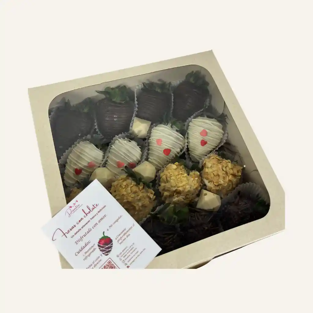 Caja X 16 Fresas Con Chocolate Decoradas Cinta Roja