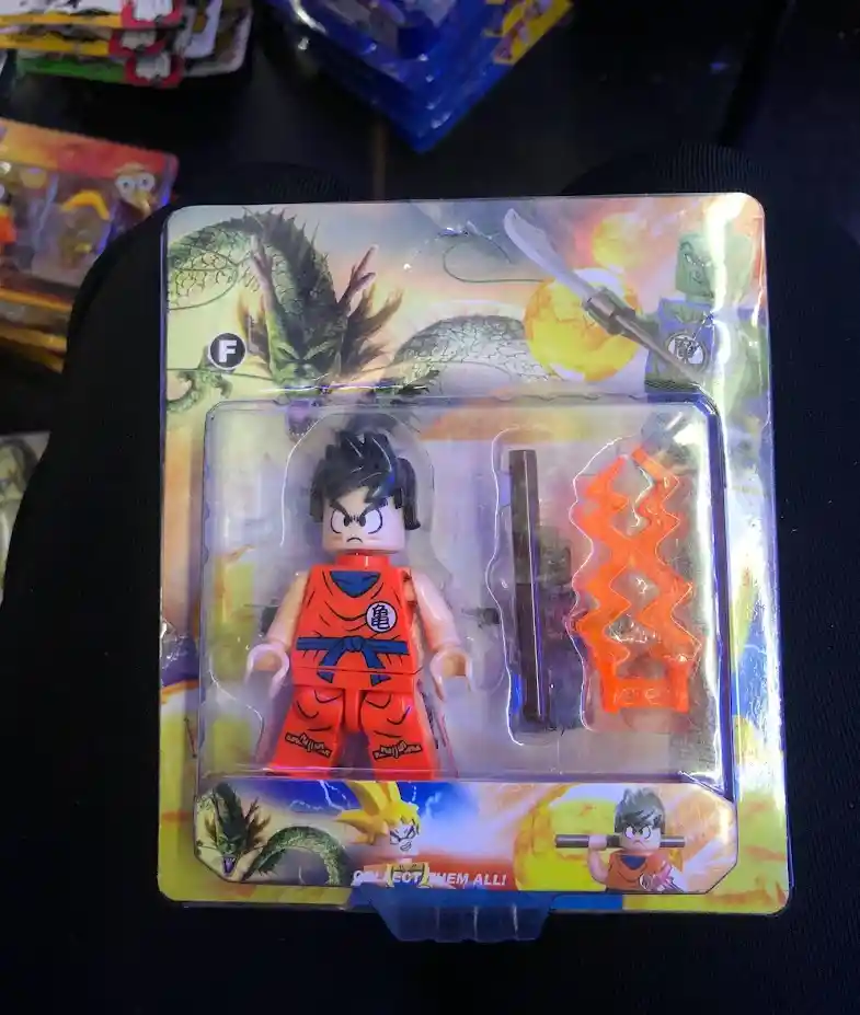 Figura Muñeco Goku Pequeño Con Accesorios