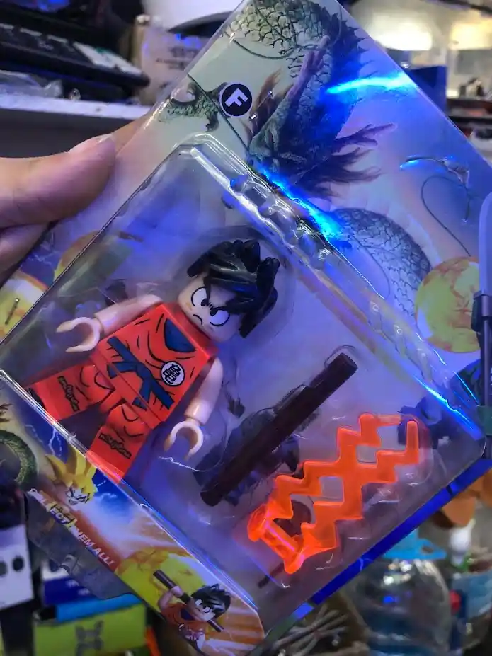 Figura Muñeco Goku Pequeño Con Accesorios