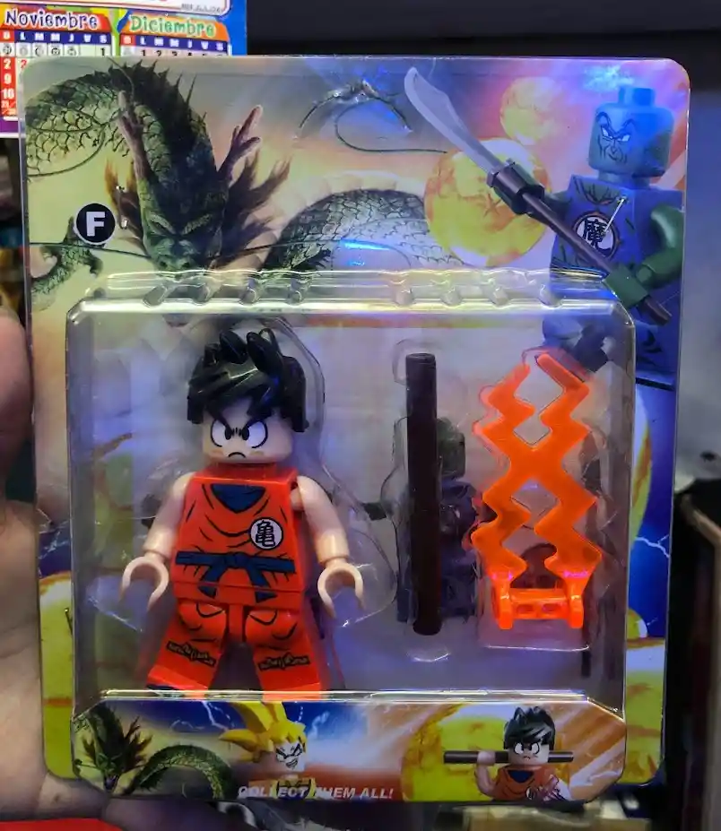 Figura Muñeco Goku Pequeño Con Accesorios
