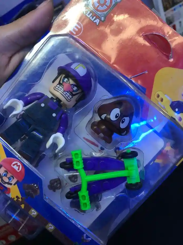 Figura De Juguete Pequeño Waluigi Con Accesorios