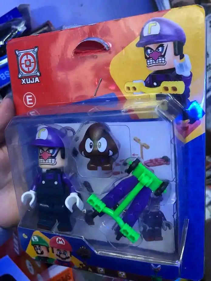 Figura De Juguete Pequeño Waluigi Con Accesorios
