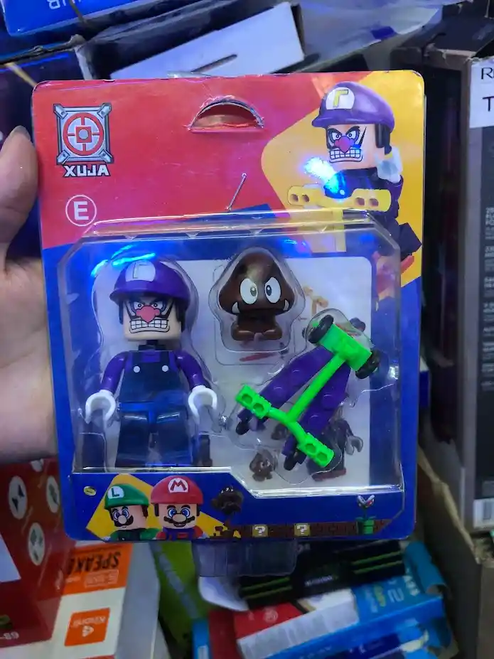 Figura De Juguete Pequeño Waluigi Con Accesorios