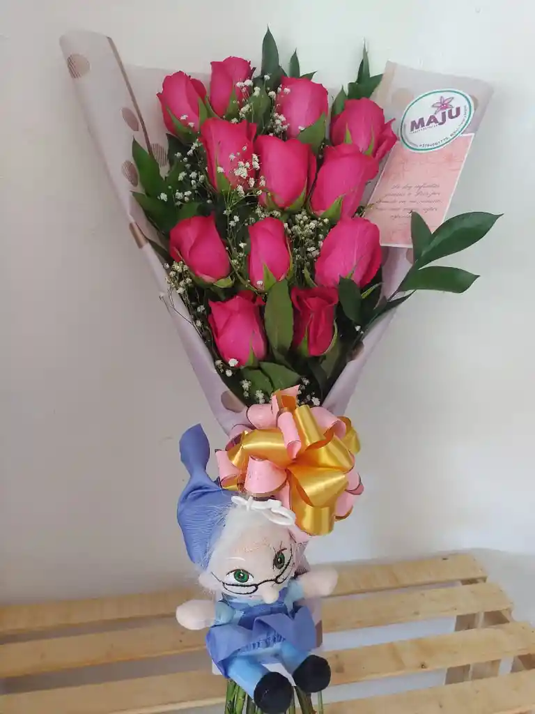 Ramillete De Rosas Color Pastel Con Personaje Tipo Llavero