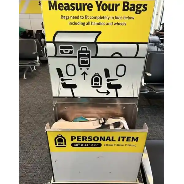 Maleta De Mano Para Cabina Viaje Y Ordenador Usb Impermeable Negro