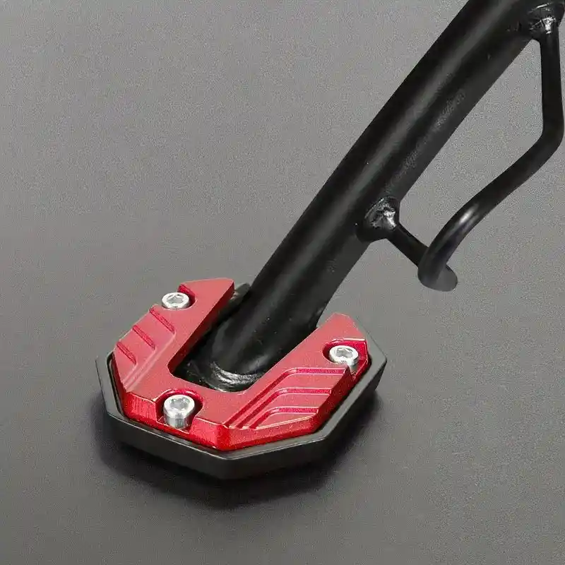 Placa Extensora Negra En Aluminio Para Moto – Evita Que La Pata Lateral Se Hunda En Superficies Blandas