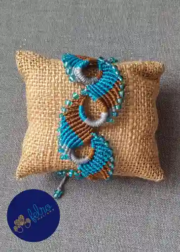 Pulsera Tejida En Micro Macramé/ Espiral Azul