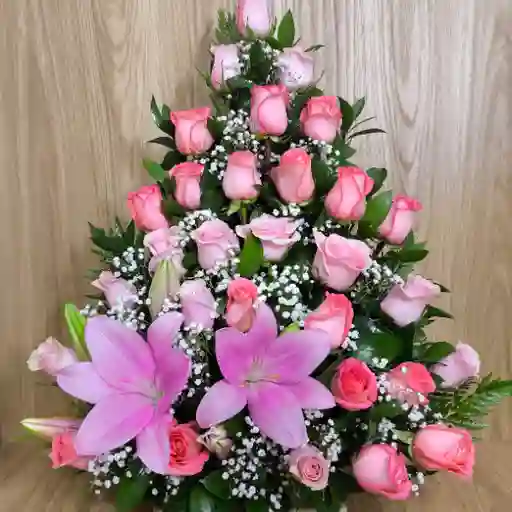 Ramo En Base Con Rosas Y Lirios