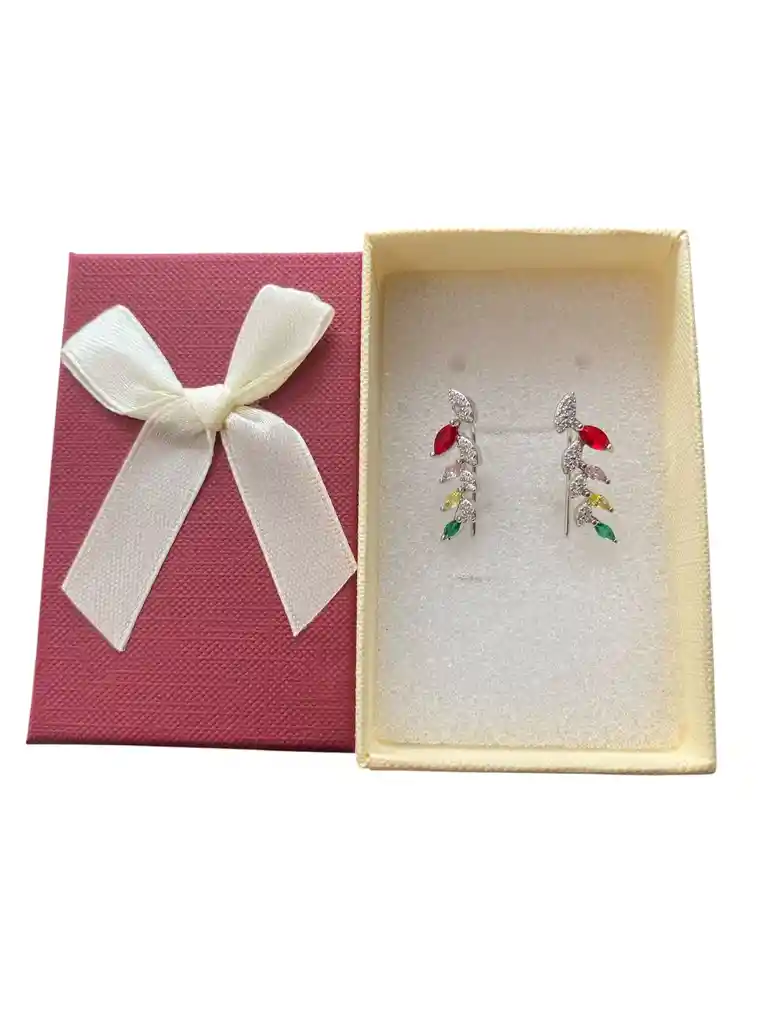 Aretes Tipo Pasante Delgado Diseño De Hojas Con Piedras En Cover Gold