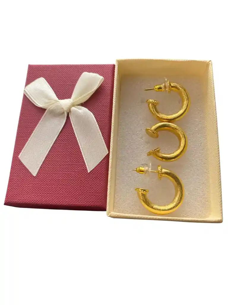 Juego De Aretes Medianos Tipo Candonga Y Earcuff Redondos En Bronce
