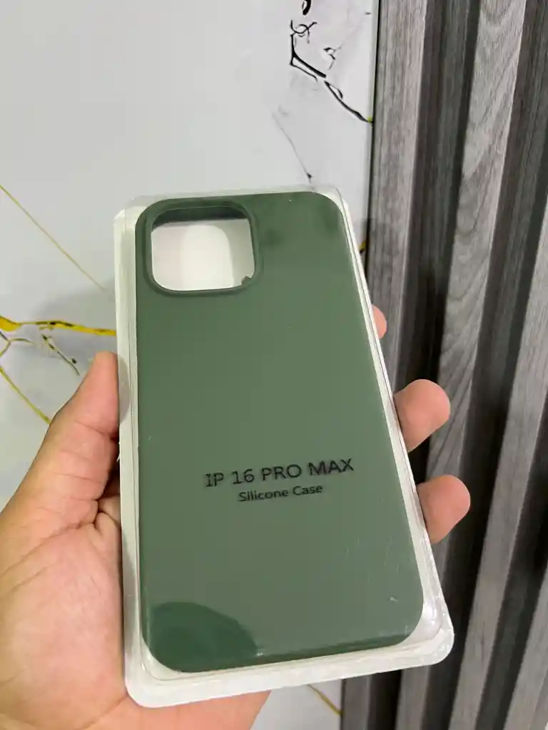 Forro Iphone 16 Pro Max Silicone