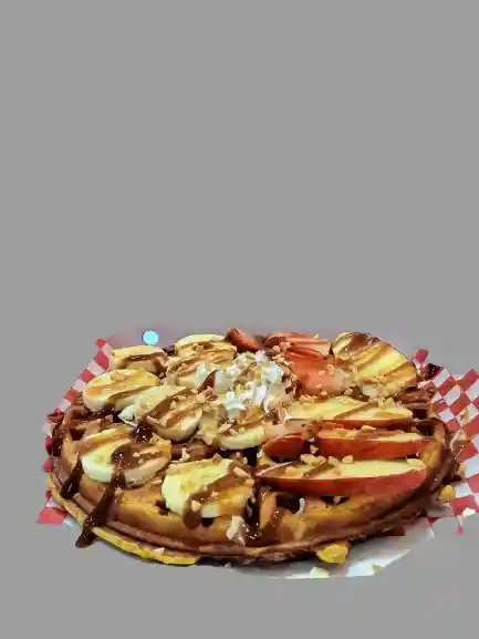 Waffle Hecho Con Proteína Vegetal 💪🌱, Acompañado De Frutas Frescas 🍓🍌, Crema Suave 🍦 Y Salsa Al Gusto 🍫🍯.