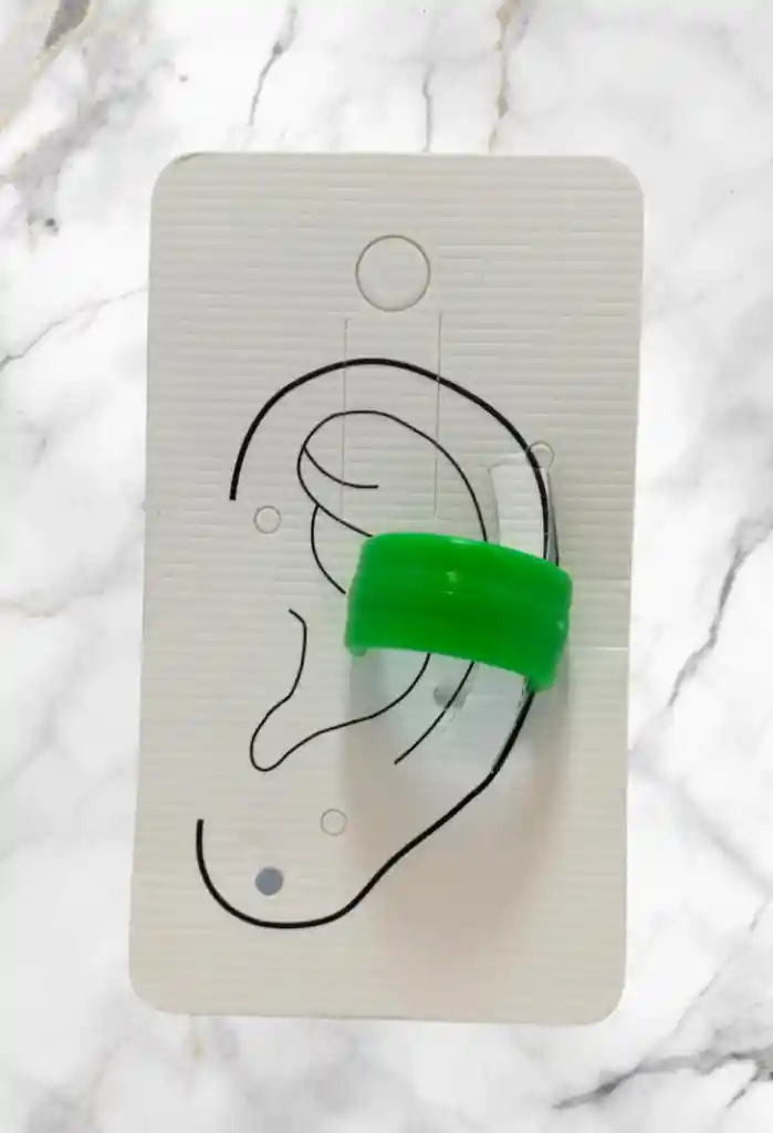 Earcuff Plastico Color Verde
